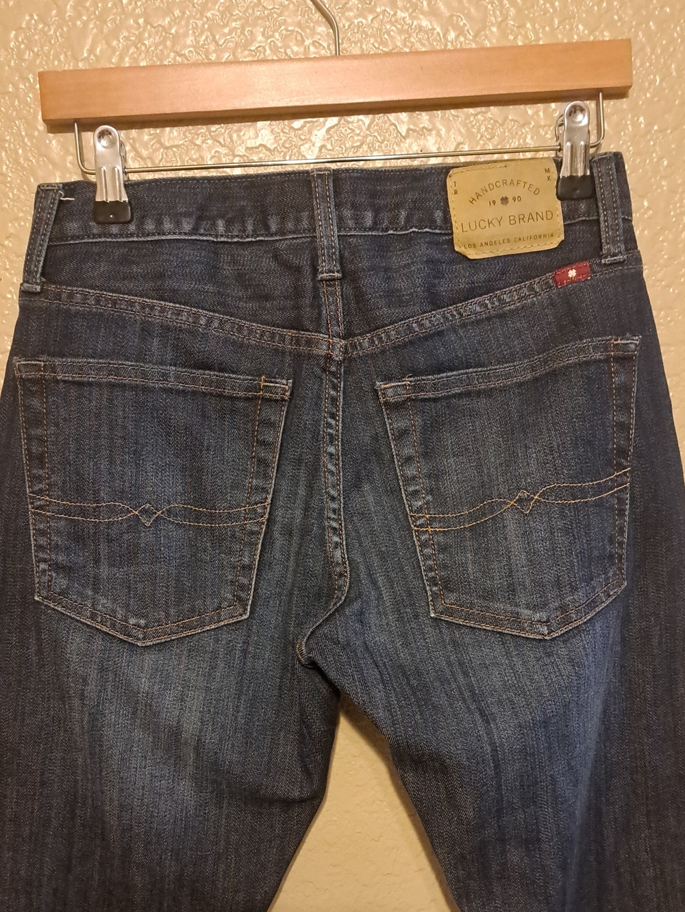 Lucky Brand Women's Slim Straight Dark Indigo Jeans. Size 28. - Picture 4 of 12